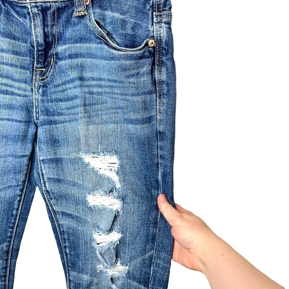 American Eagle AEO Y2K Distressed Grunge Frayed Slouchy Mid Rise Jeans Size 4 - Picture 5 of 16